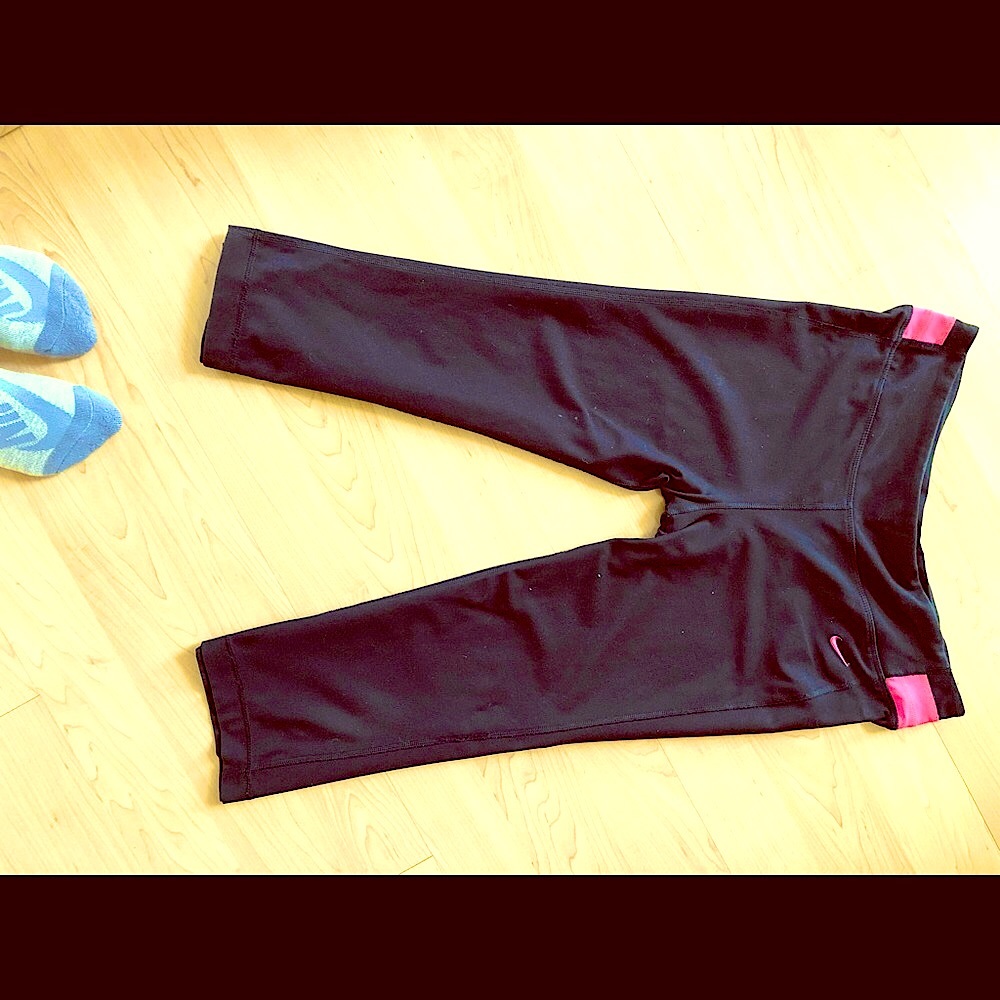 Great Nike dry fit Capri workout pants